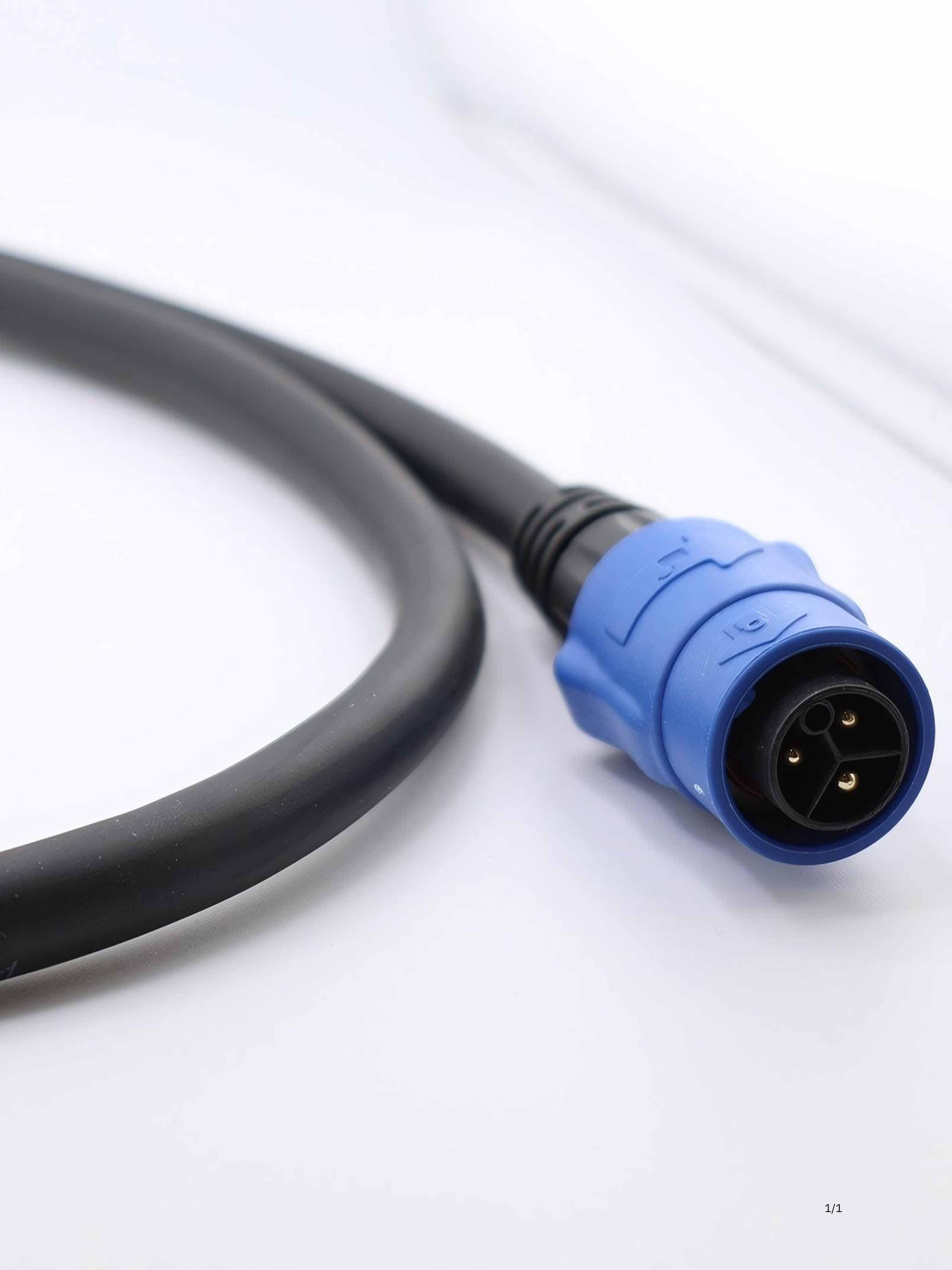 PowerCON 3-Pin Male-to-Male Connector Cable - 3 Feet, 300/500V, Solder Cup, 3 Position Circular Connectors